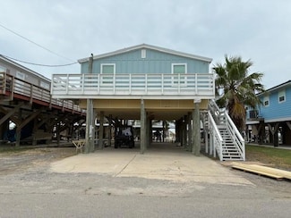 131 Verley Ln, Grand Isle, LA 70358