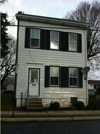 203 W Franklin St, Topton, PA 19562