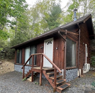 84 Bear Wallow Dr, Marion, NC 28752