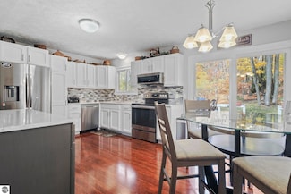 3841 Manchester Rd, Traverse City, MI 49686