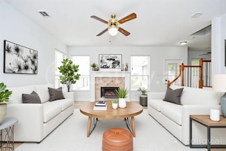 9338 Corner Oaks Ln, Houston, TX 77036