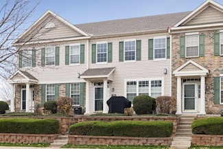 1976 Clover Ridge Dr, Chaska, MN 55318