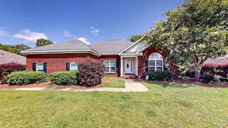 218 Azalea Ln, Headland, AL 36345