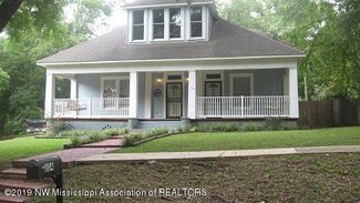 204 S Randolph St, Holly Springs, MS 38635