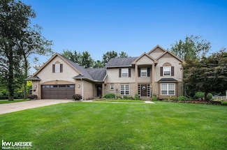 7543 Greenway Ln, West Bloomfield, MI 48324