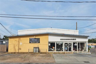 1701 Hancock St, Gretna, LA 70053