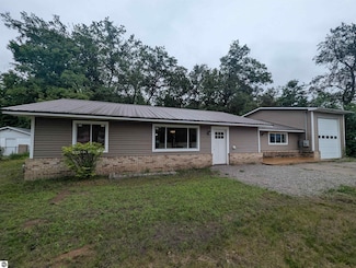2071 Greenwood Rd, Prescott, MI 48756