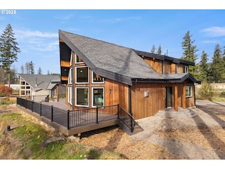 138 Santiam St, Gates, OR 97346