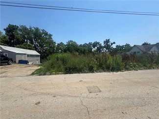821 Ewing Ave, Kansas City, MO 64125