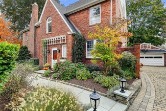 441 Rochambeau Ave, Providence, RI 02906