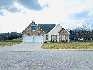 49 Maple Leaf Dr, Rock Spring, GA 30739