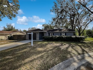 423 Mondra Ct, Lakeland, FL 33809