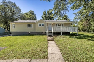 8707 Longview Rd, Kansas City, MO 64134