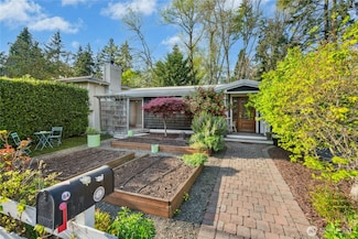7826 SE 24th St, Mercer Island, WA 98040