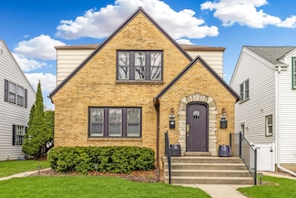 4531 N Morris Blvd, Shorewood, WI 53211