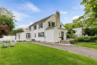 182 Carlton Terrace, Garden City, NY 11530