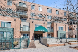 131 W Adelaide St Unit 202, Elmhurst, IL 60126