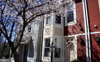 2120 Whisperwood Glen Ln, Reston, VA 20191