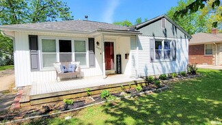1007 Rider St, Flora, IL 62839