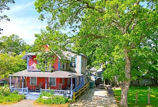 34 Massasoit Ave, Oak Bluffs, MA 02568