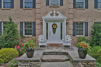 2144 Port Royal Rd, Clarks Summit, PA 18411