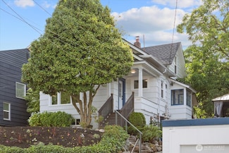 3443 21st Ave W, Seattle, WA 98199