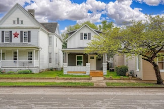 324 E Mound St, Circleville, OH 43113