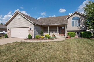 7535 Pershing Rd, Schererville, IN 46375