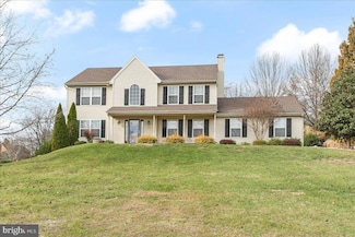 24 W Hunter Creek Ln, West Grove, PA 19390