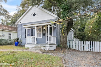 1818 Waddell St, Wilmington, NC 28401