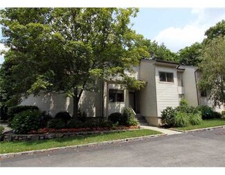 500 River Rd Unit 3, Cos Cob, CT 06807