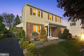 2992 Eastburn Ave, Broomall, PA 19008