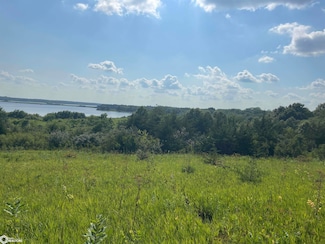 398 Lake Dr, Melrose, IA 52569