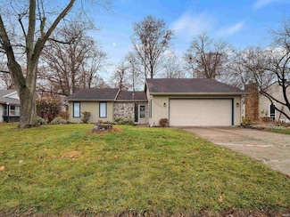 2103 Skyhawk Dr, Fort Wayne, IN 46815