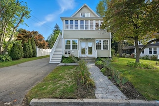 34 Briggs St, Easthampton, MA 01027