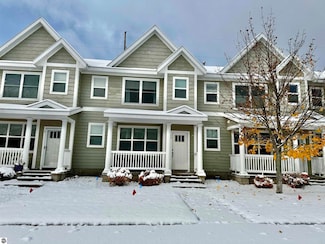 982 Lake Ridge Dr, Traverse City, MI 49684