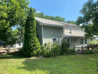126 E Maple St, Muir, MI 48860