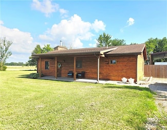 302 S 160th St, Girard, KS 66743