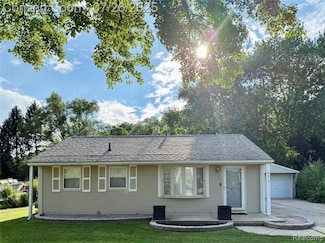 8673 N Hix Rd, Westland, MI 48185