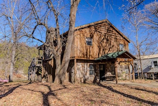 947 Saddler Falls Rd, Mammoth Spring, AR 72554