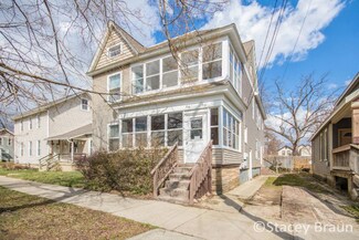 717 Chatham St NW, Grand Rapids, MI 49504