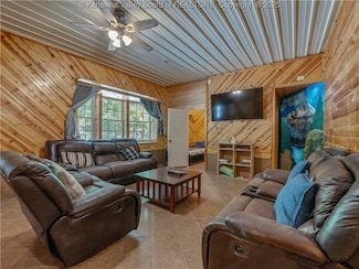 1783 Horse Creek Rd, Spurlockville, WV 25565