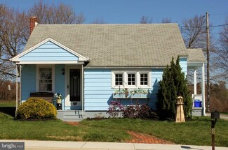 32 W High St, Windsor, PA 17366