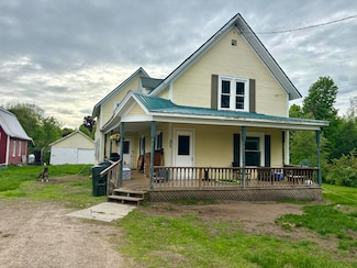 31 Pearl St, Brushton, NY 12916