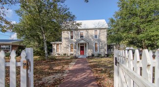 87 Bay Ave, Defuniak Springs, FL 32435