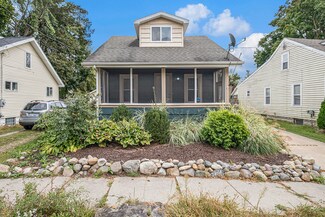 838 Cawood St, Lansing, MI 48915