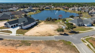 5829 Highland Lake Dr, Milton, FL 32583