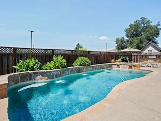 109 Paradise Dr, Napa, CA 94558