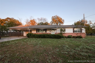 1017 W 15th St, Sulphur, OK 73086