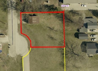 306 Sw St, Waukon, IA 52172